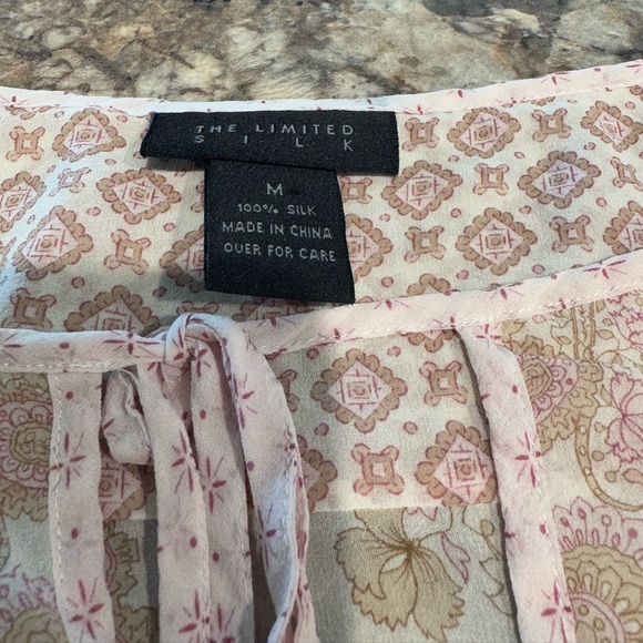 Women’s The Limited silk Floral Pink Blouse - Picture 4 of 5
